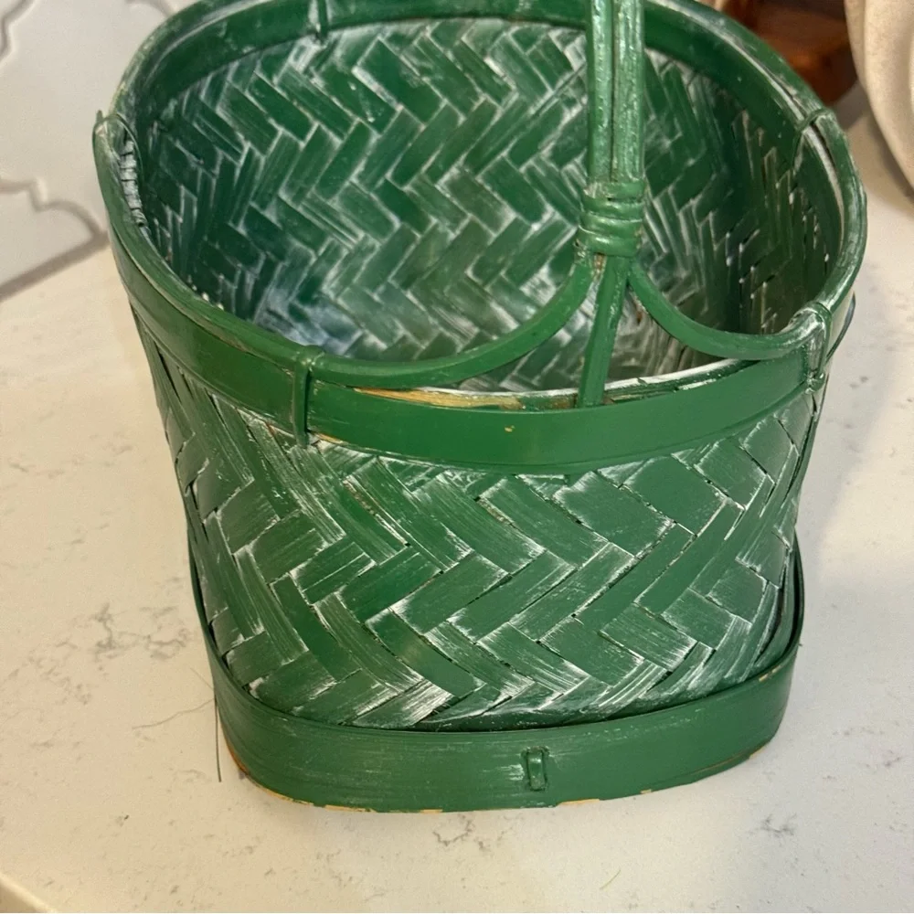 RARE-VINTAGE Large Wicker/Rattan Basket EX/CGreen